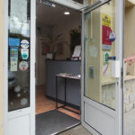 Entrée de l'hôtel du lac